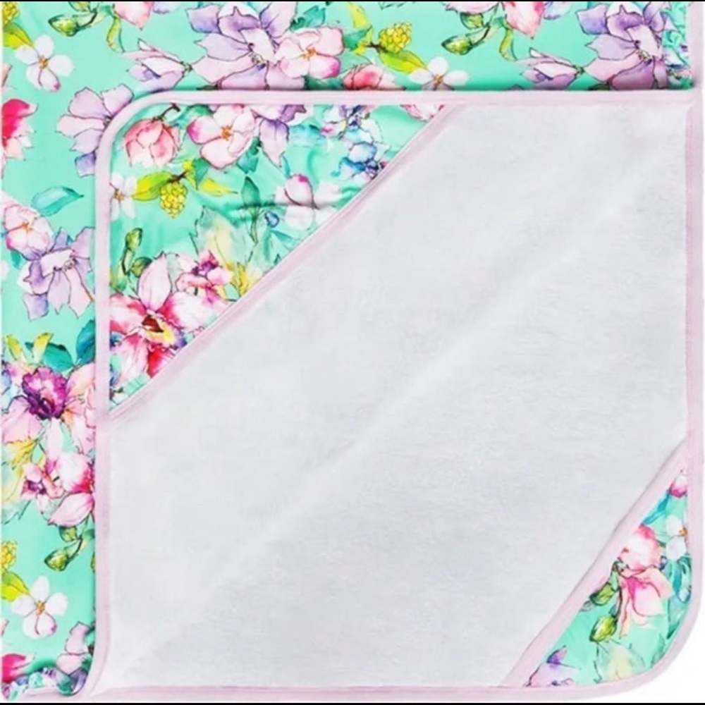 Posh peanut Deirdre towel Nwt